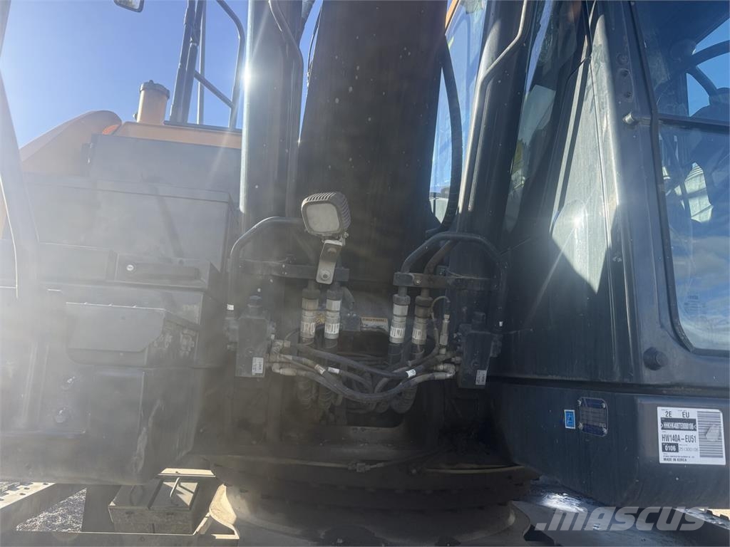 Hyundai HW140A Gravemaskiner på hjul
