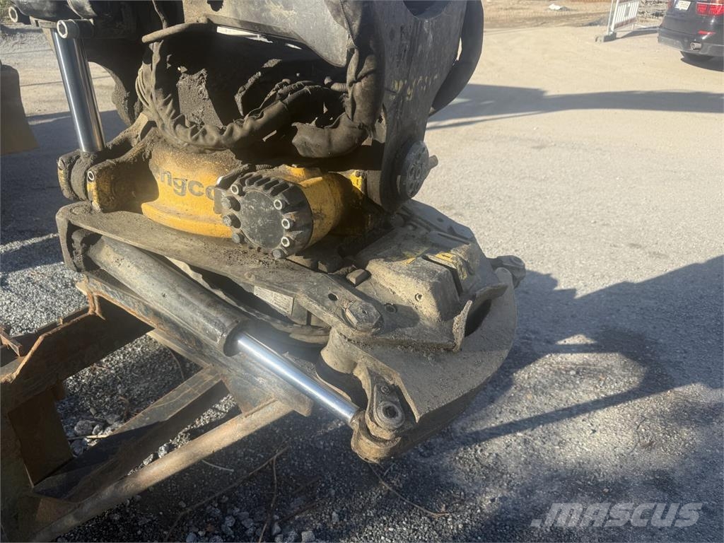 Hyundai HW140A Gravemaskiner på hjul