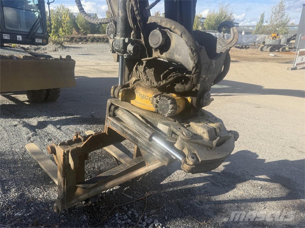 Hyundai HW140A Gravemaskiner på hjul