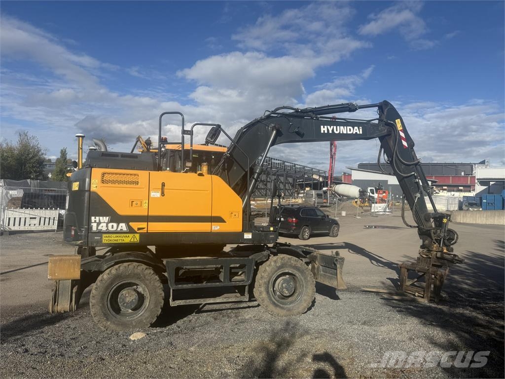 Hyundai HW140A Gravemaskiner på hjul