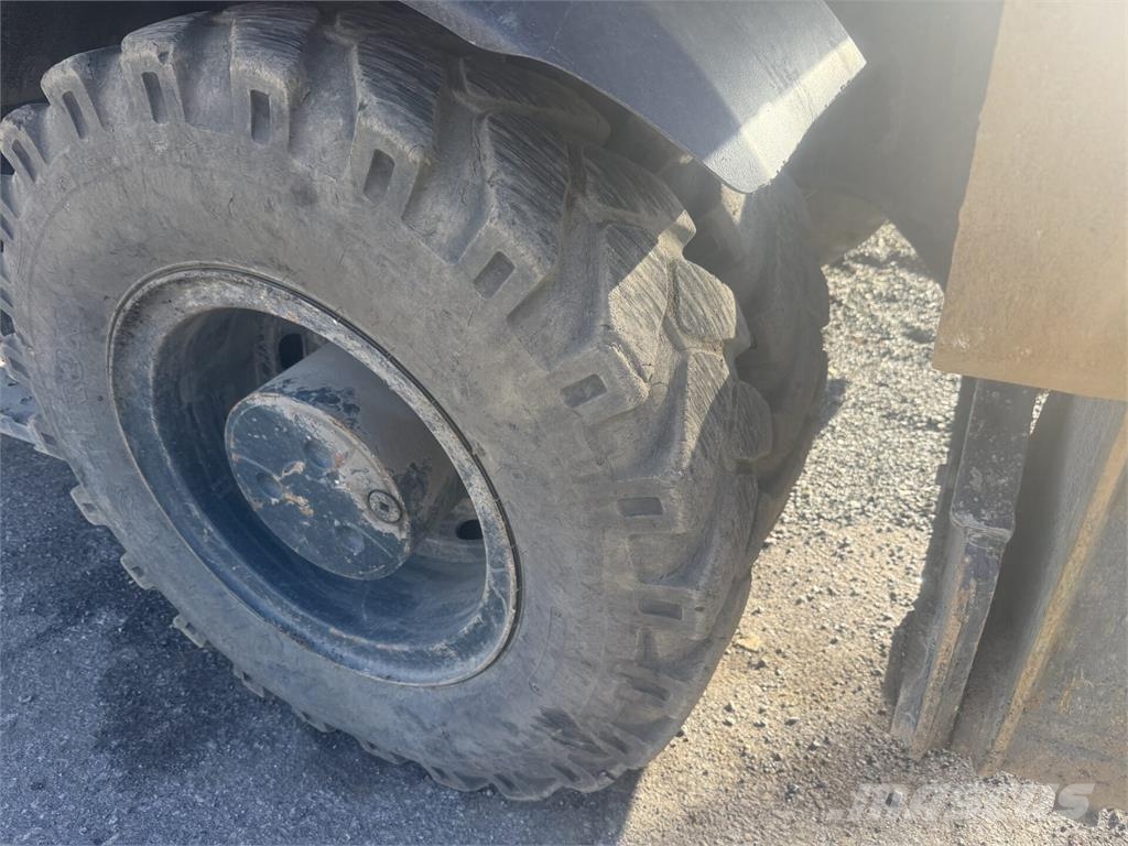 Hyundai HW140A Gravemaskiner på hjul