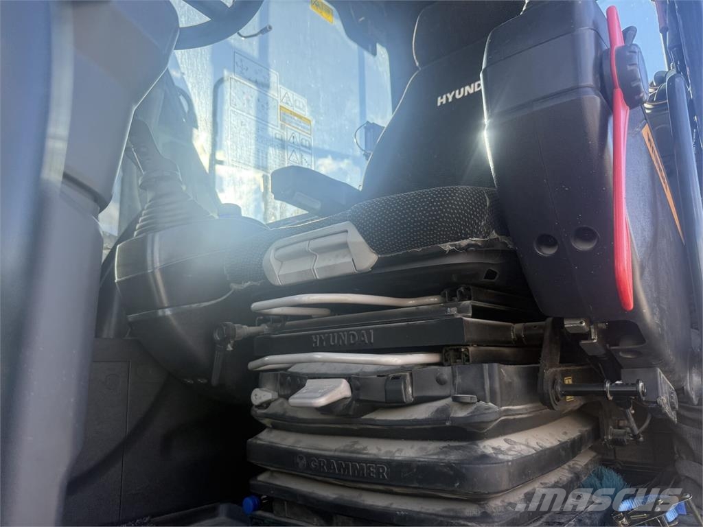 Hyundai HW140A Gravemaskiner på hjul