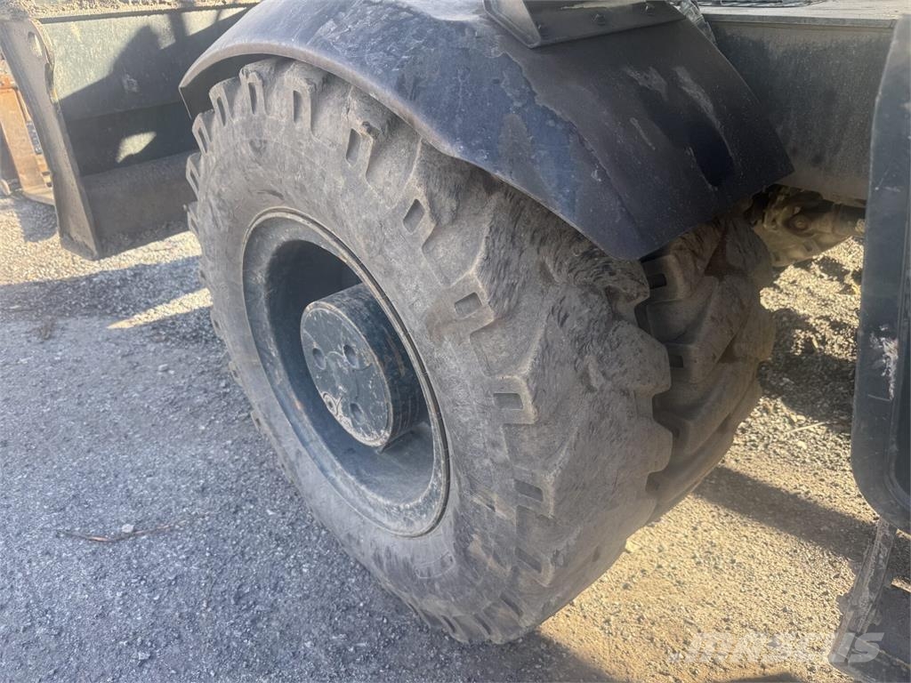 Hyundai HW140A Gravemaskiner på hjul