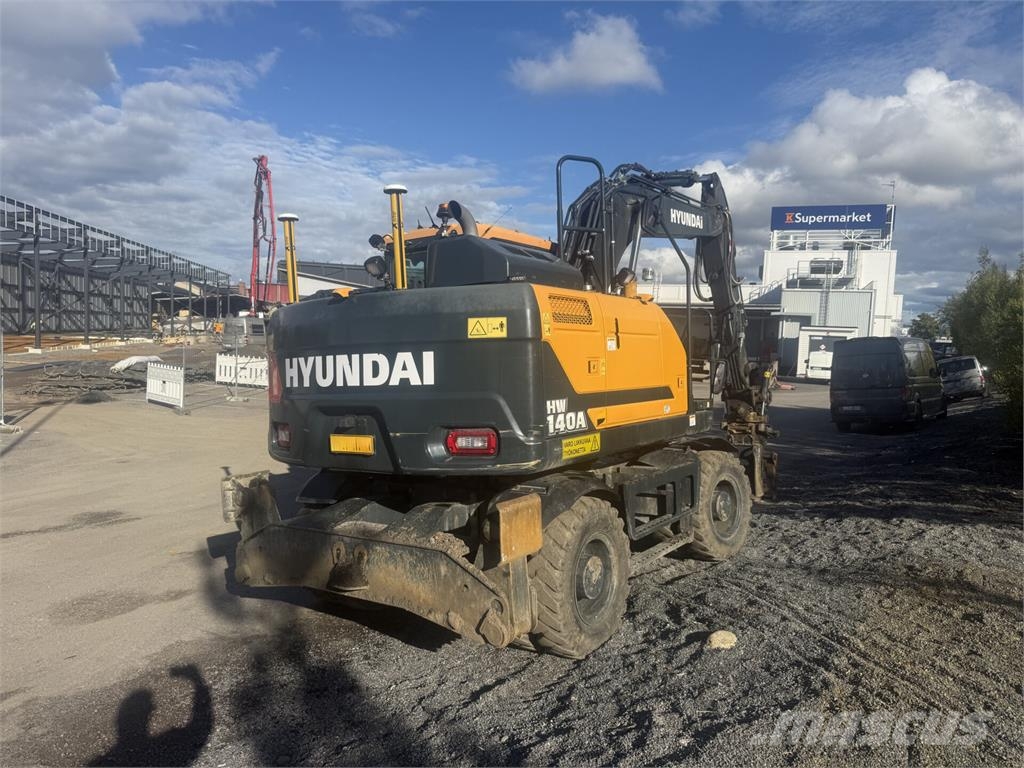 Hyundai HW140A Gravemaskiner på hjul