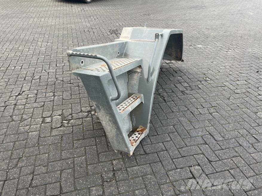 Liebherr L550/L556 - Stair panel/Trittstufen/Traptreden Chasís