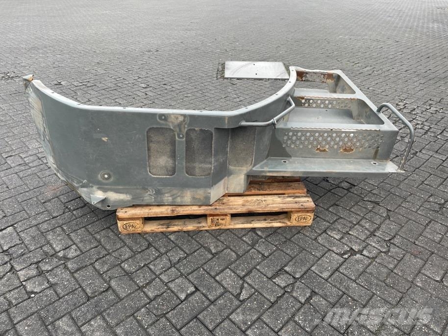 Liebherr L550/L556 - Stair panel/Trittstufen/Traptreden Chasís