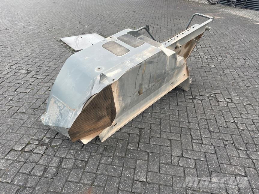 Liebherr L550/L556 - Stair panel/Trittstufen/Traptreden Chasís
