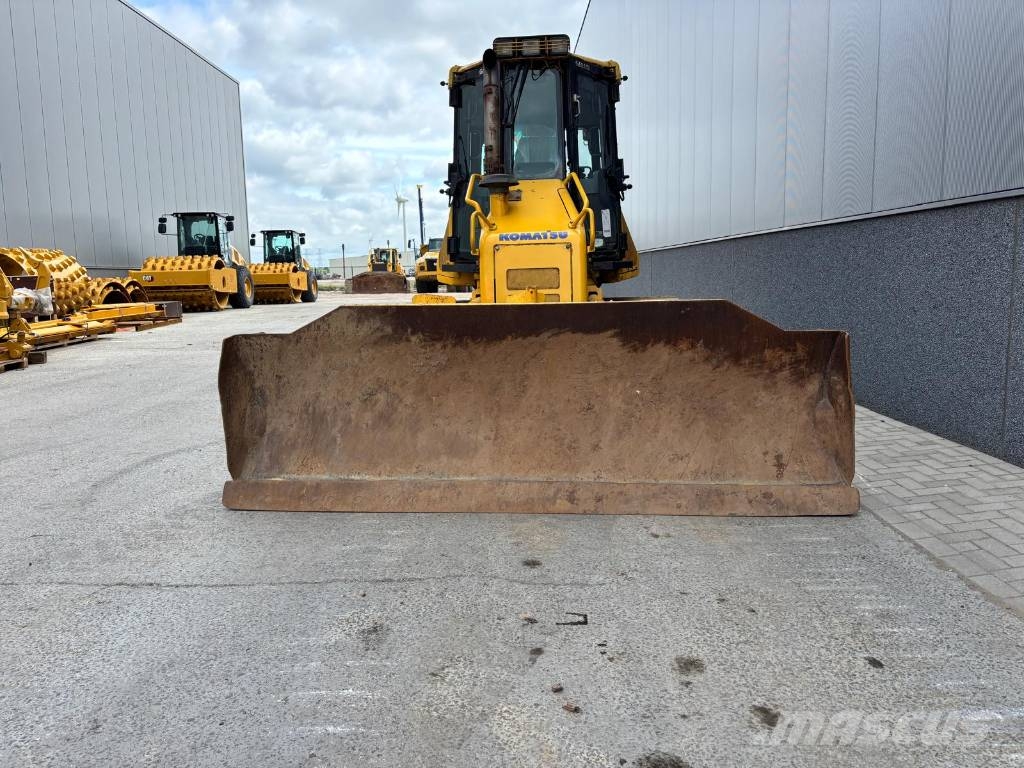 Komatsu D 51 PX-22 Buldožeri guseničari