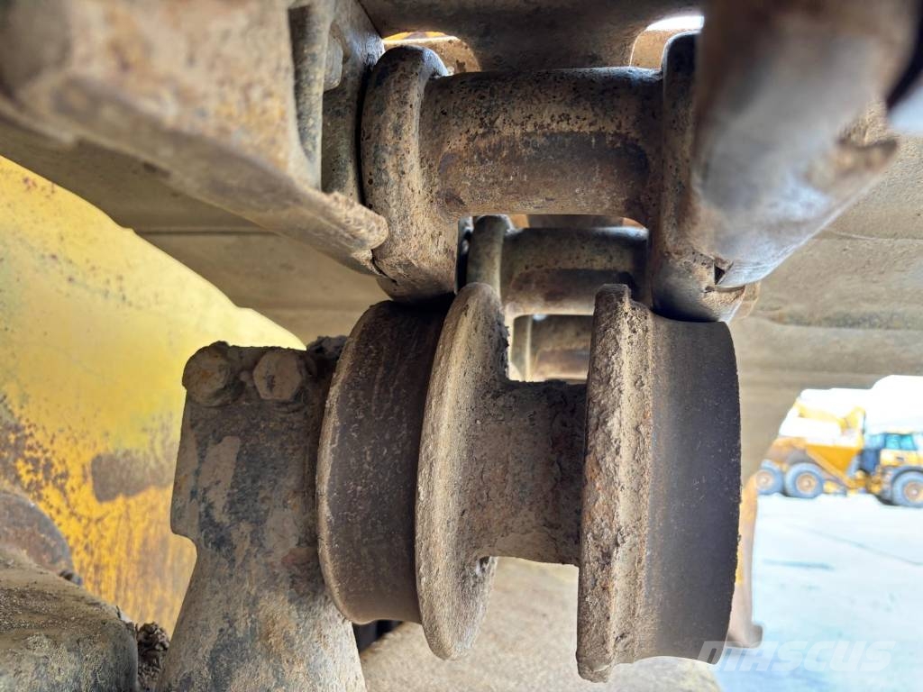 Komatsu D 51 PX-22 Buldožeri guseničari