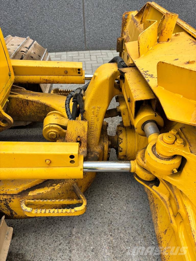 Komatsu D 51 PX-22 Buldožeri guseničari