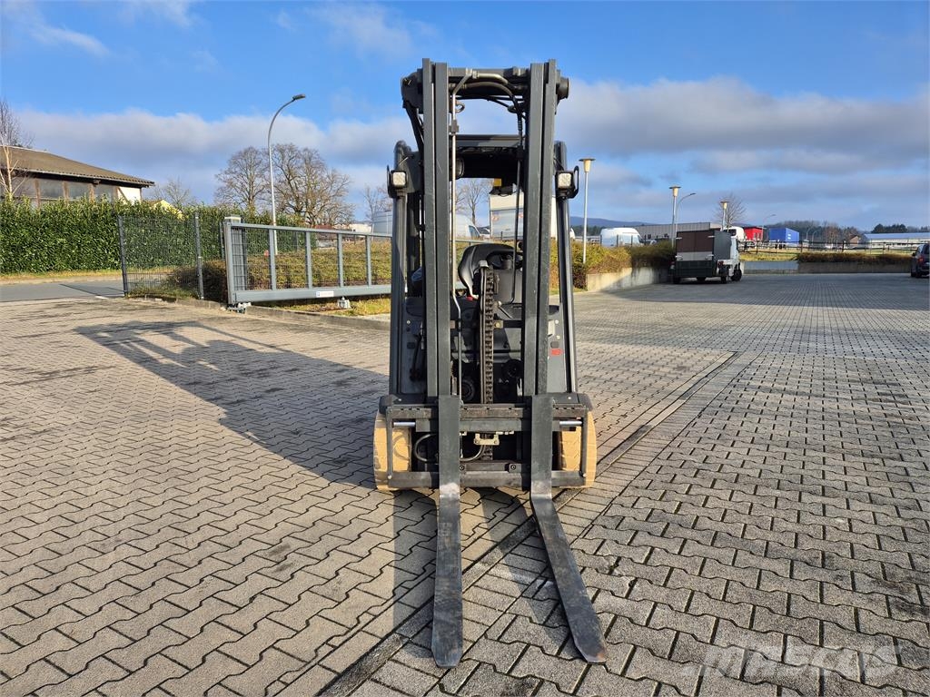 Linde E18L-02 电动叉车