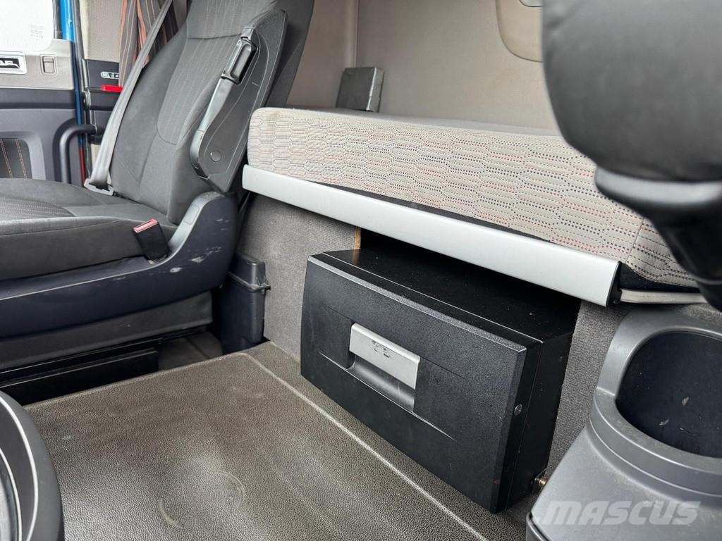 DAF XF 450 4X2 EURO 6 MEGA Седельные тягачи