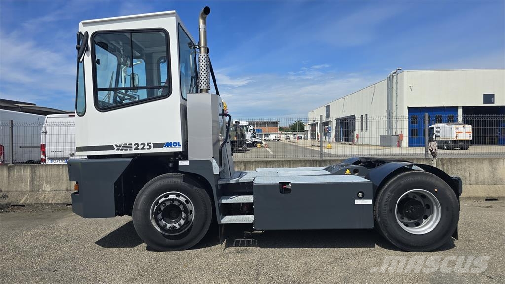 MOL YM225 Terminaltrekkers