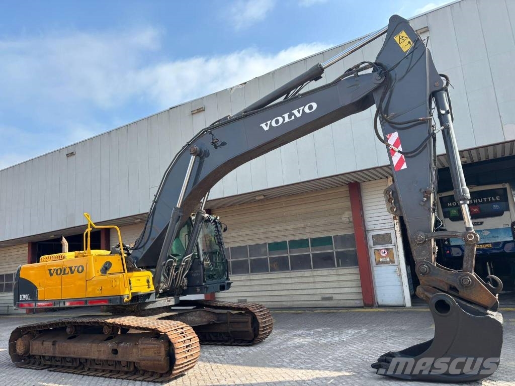 Volvo EC 290 C L حفارات زحافة