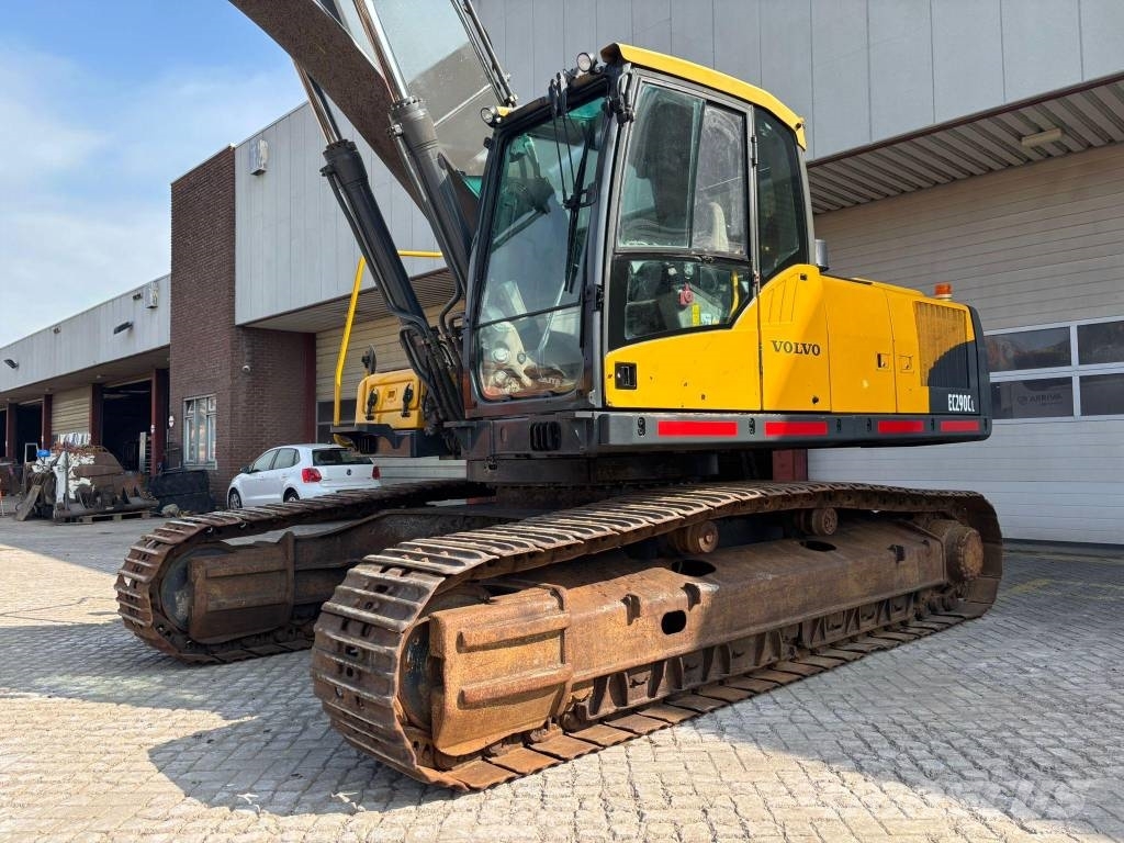 Volvo EC 290 C L حفارات زحافة