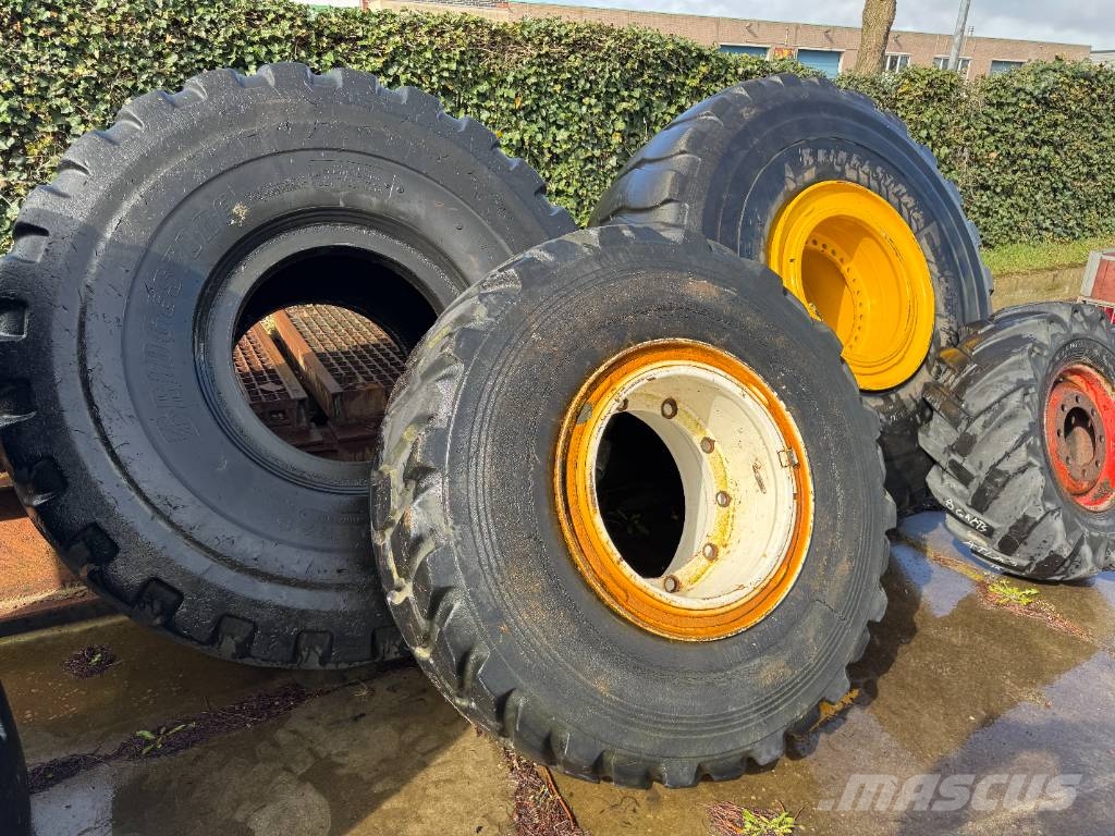 Volvo New rim with 2x tires for Volvo L150/180/220 Cadenas, orugas y chasis