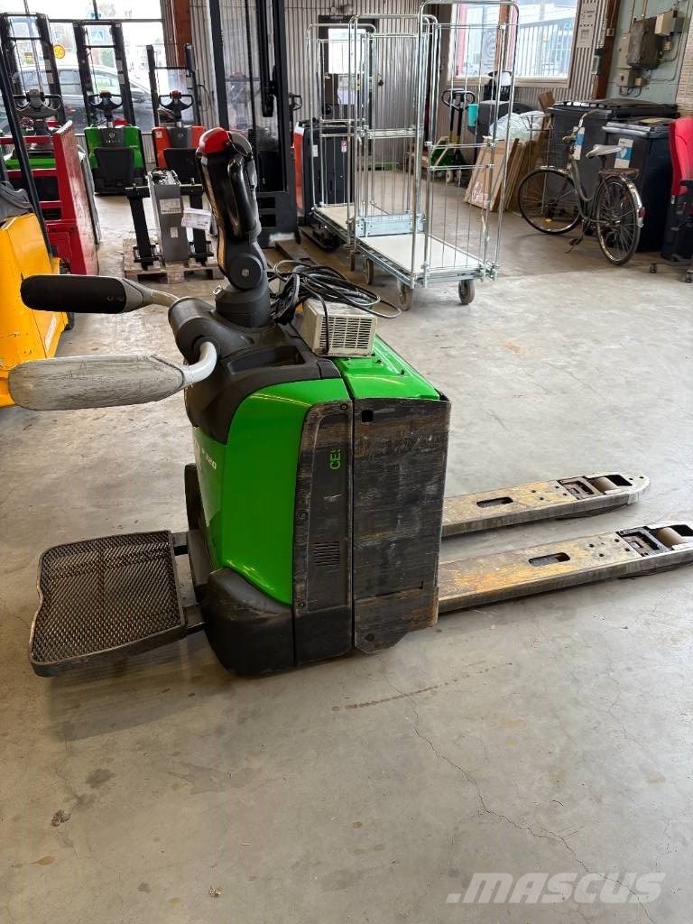Cesab P 320 Low lift with platform
