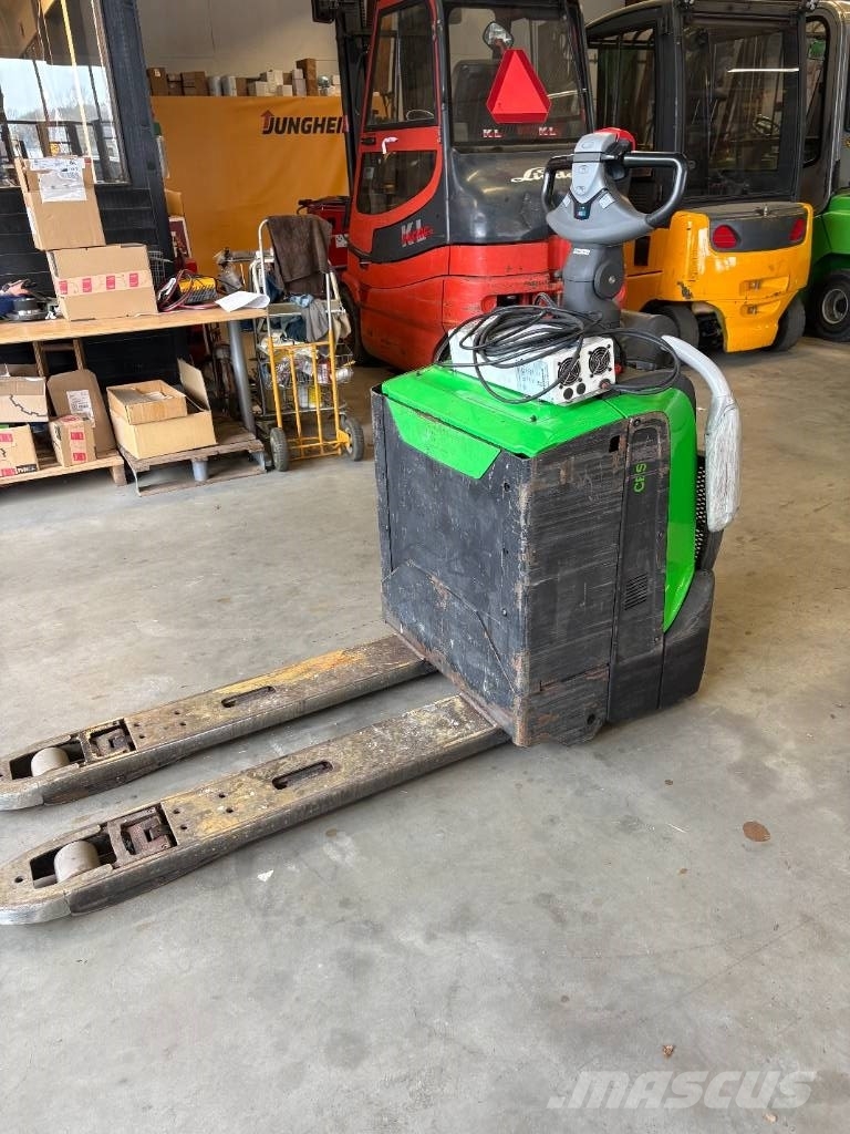 Cesab P 320 Low lift with platform