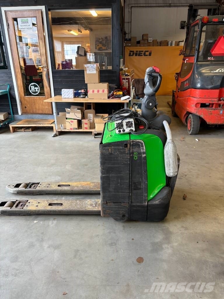 Cesab P 320 Low lift with platform