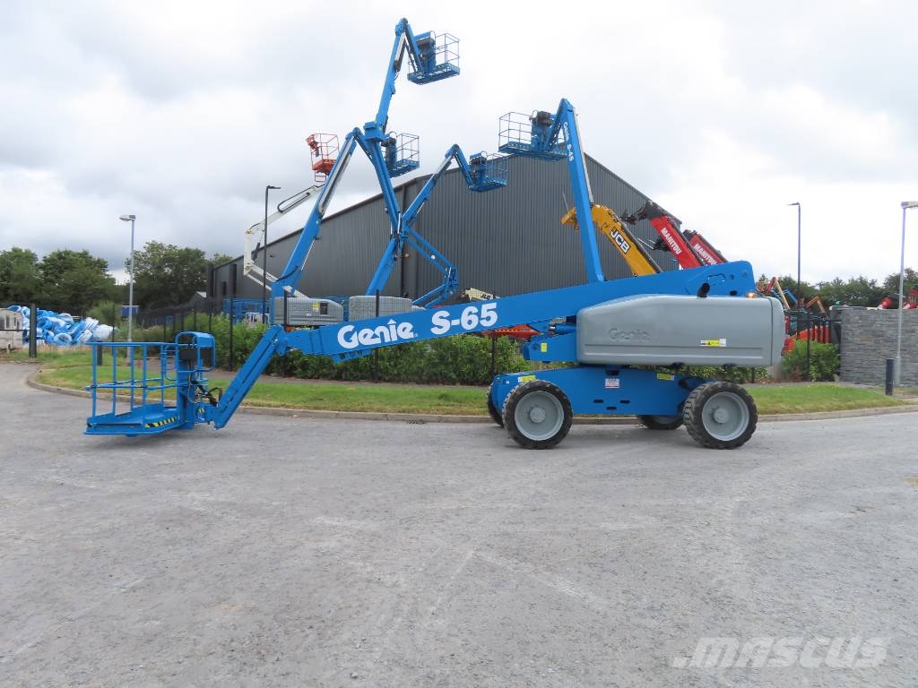 Genie S 65 견인식 전동이동 리프트
