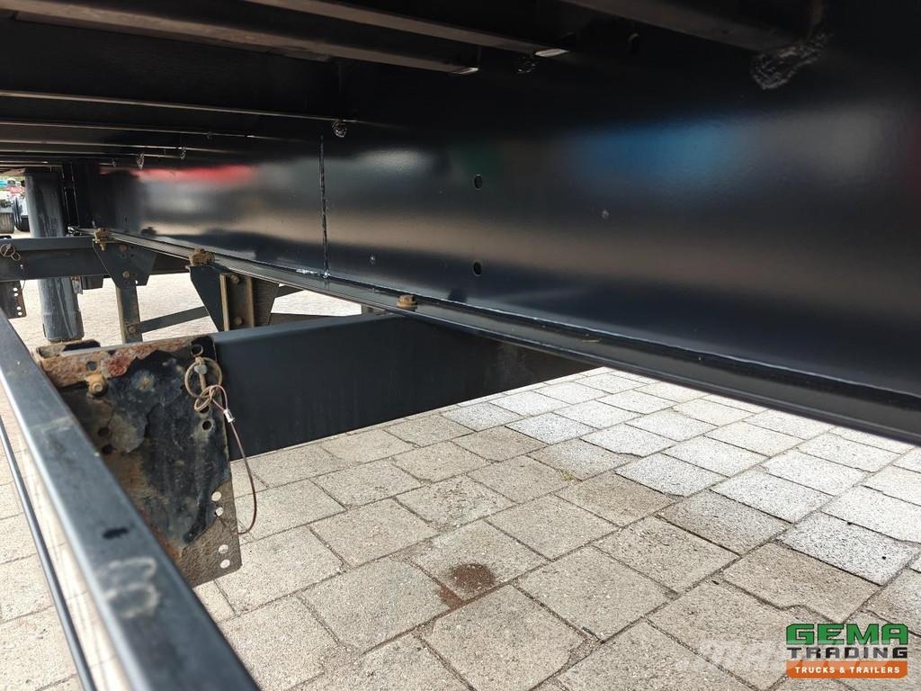 Kögel S24 Enclosed Body 13.6m + Underfold Tailgate 2000 Semirimorchi a cassone chiuso