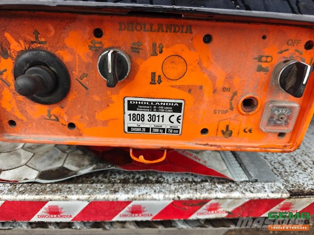 Kögel S24 Enclosed Body 13.6m + Underfold Tailgate 2000 Semirimorchi a cassone chiuso