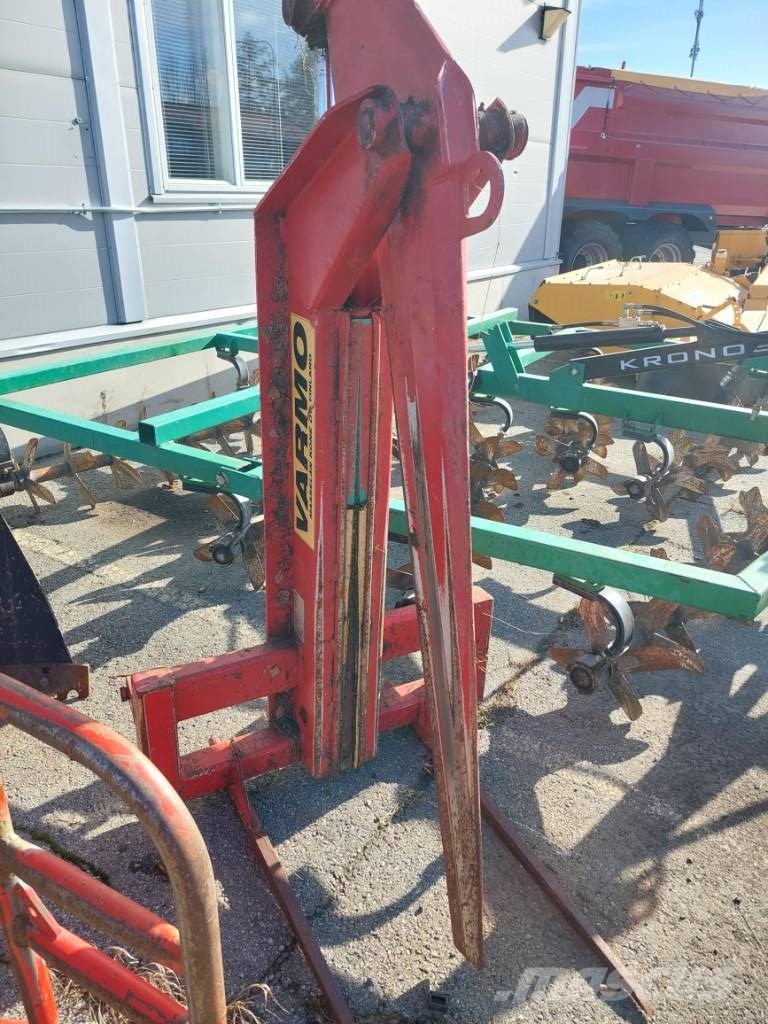 Varmo Paalileikkuri Bale shredders, cutters and unrollers