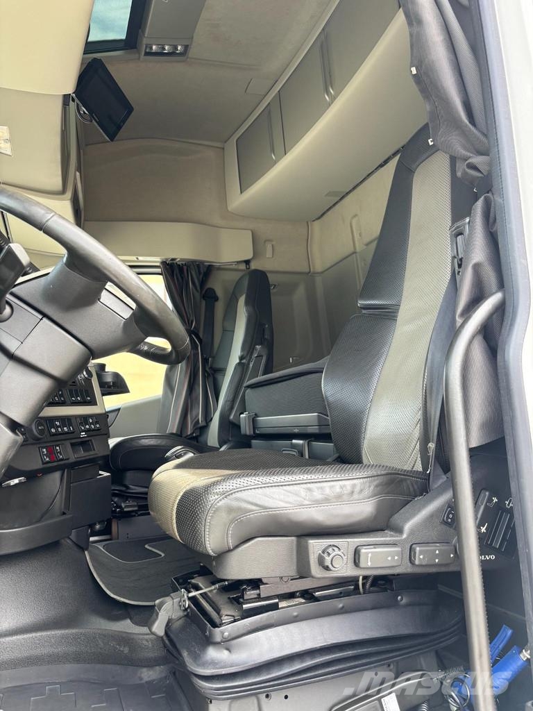 Volvo FH540 6X4 Tandemlift! + Retarder وحدات الجر