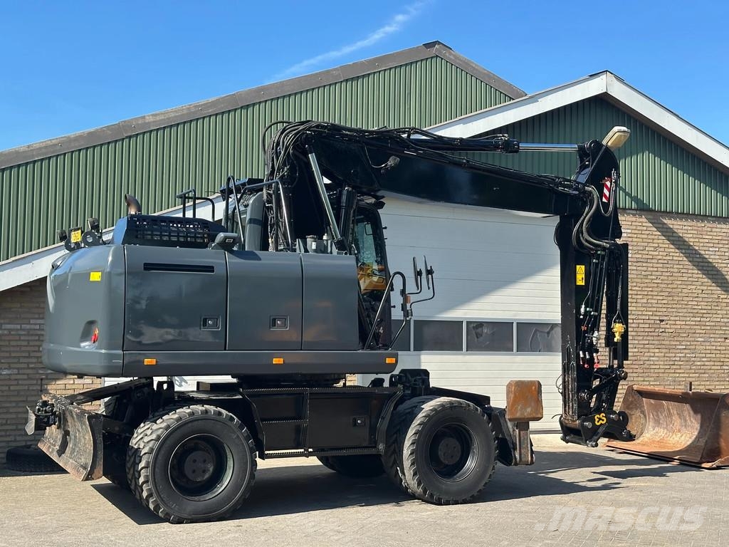 Komatsu PW180-10 Gumikerekes kotrók