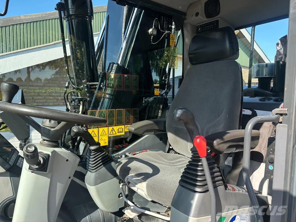 Komatsu PW180-10 Gumikerekes kotrók