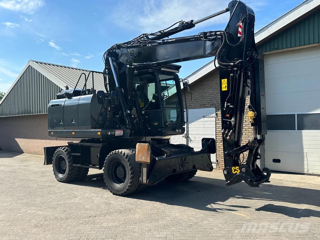 Komatsu PW180-10 Gumikerekes kotrók