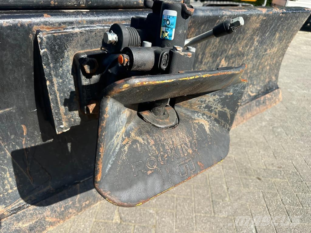 Komatsu PW180-10 Gumikerekes kotrók