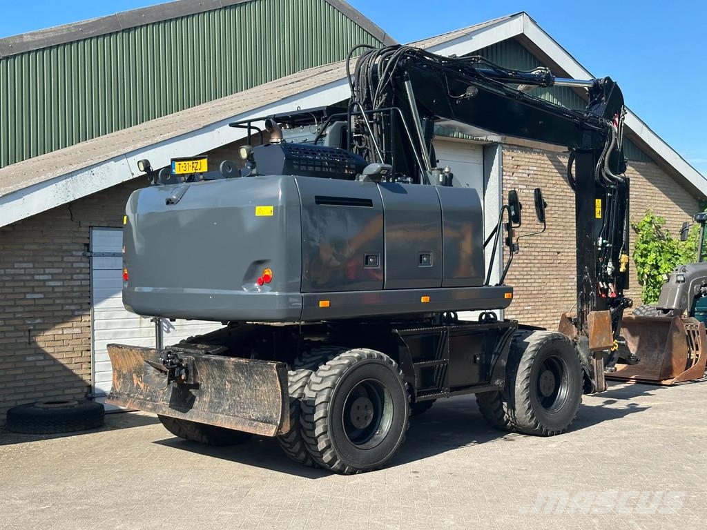 Komatsu PW180-10 Gumikerekes kotrók