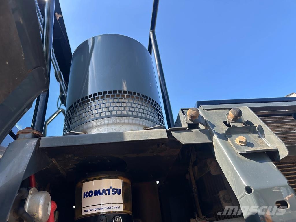 Komatsu PW180-10 Gumikerekes kotrók