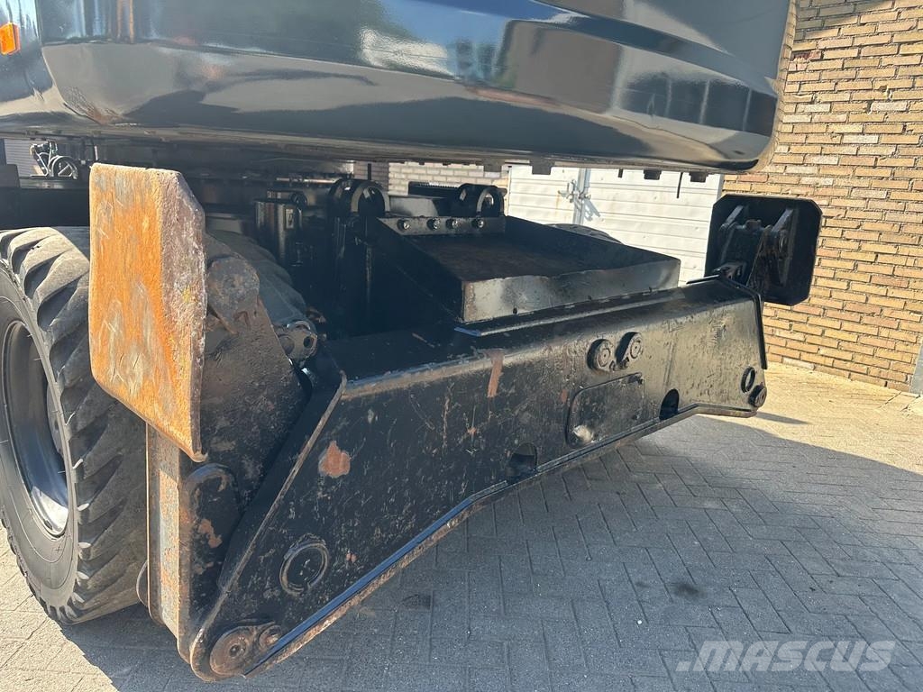 Komatsu PW180-10 Gumikerekes kotrók
