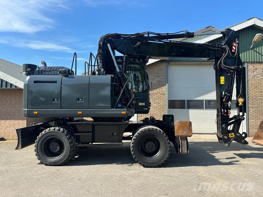 Komatsu PW180-10 Gumikerekes kotrók