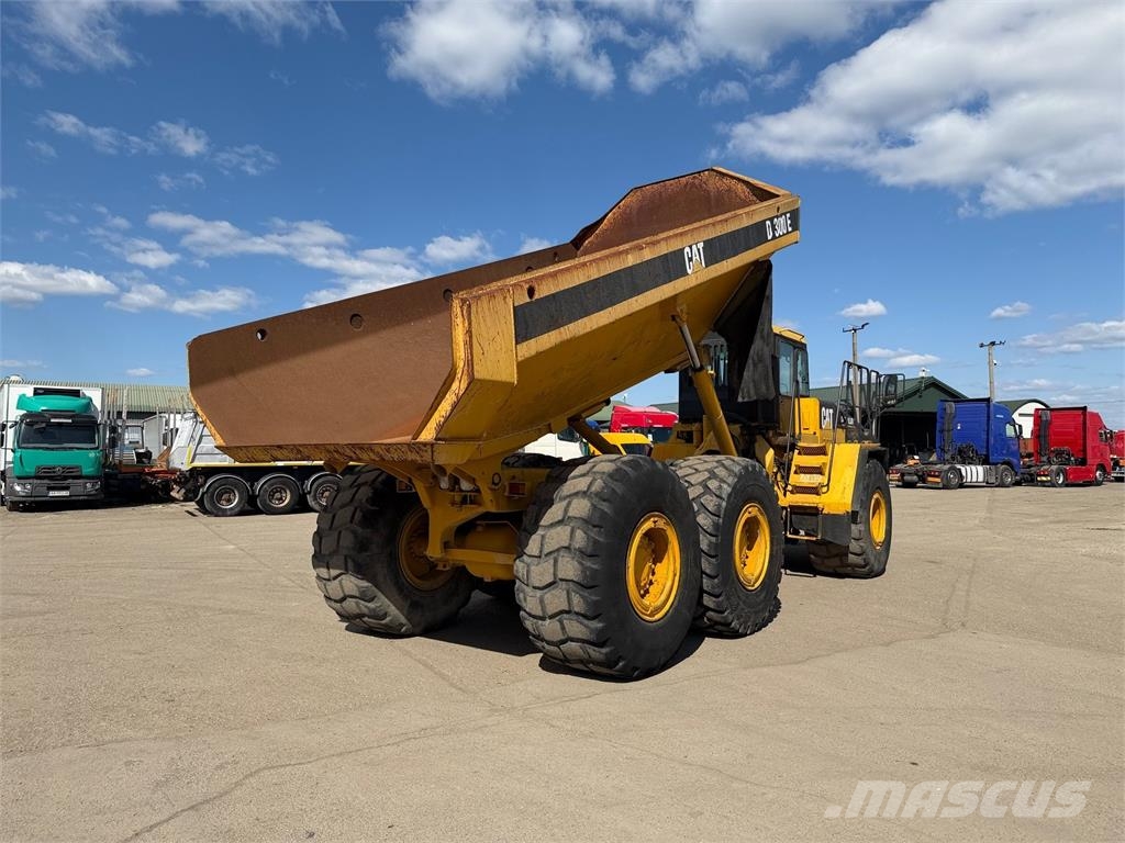 VIN 411 - CATERPILLAR D300 dumper onesided kipper 6X6 Articulated Haulers