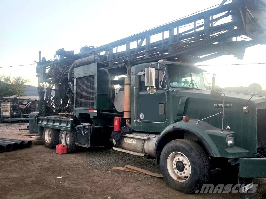 Ingersoll Rand T4W Drill Rig mounted on a Kenworth T800B truck Kaevupuurimisseadmed