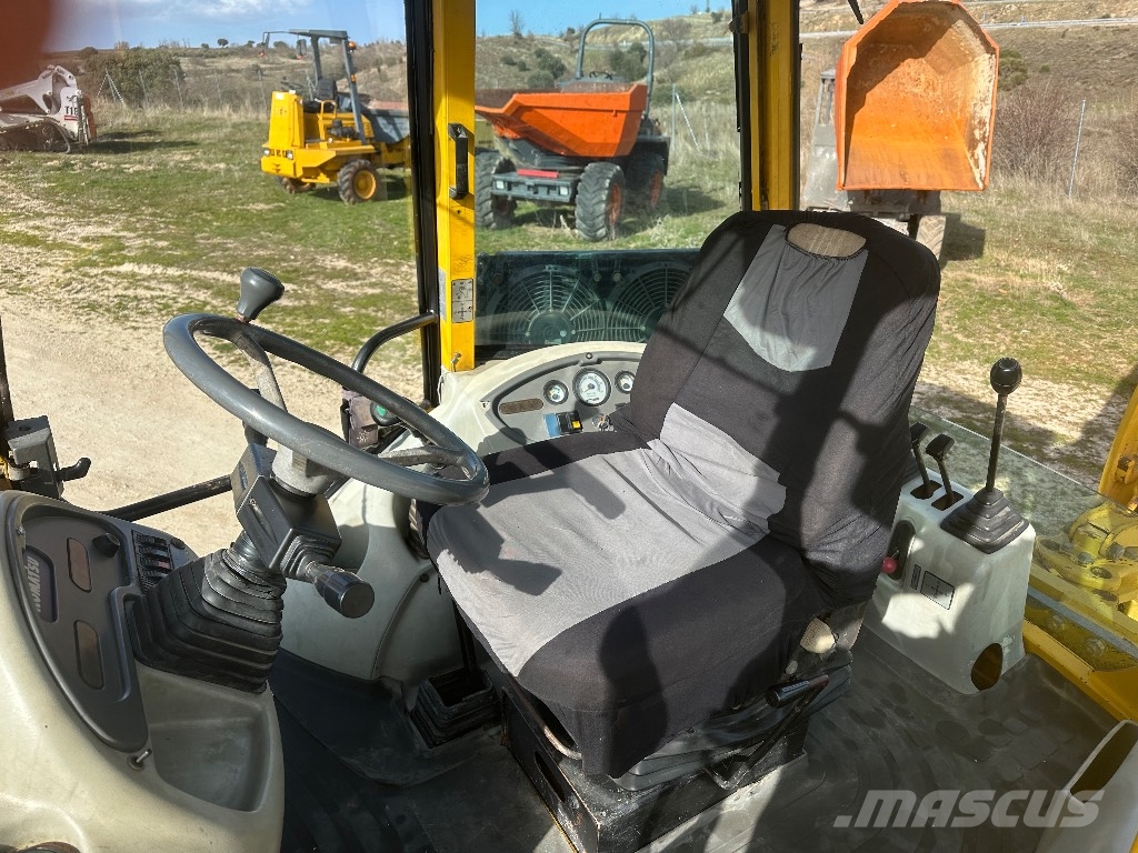 Komatsu WB 91 R Rovokopači