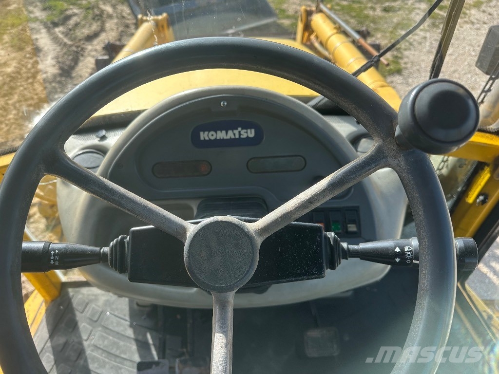 Komatsu WB 91 R Rovokopači