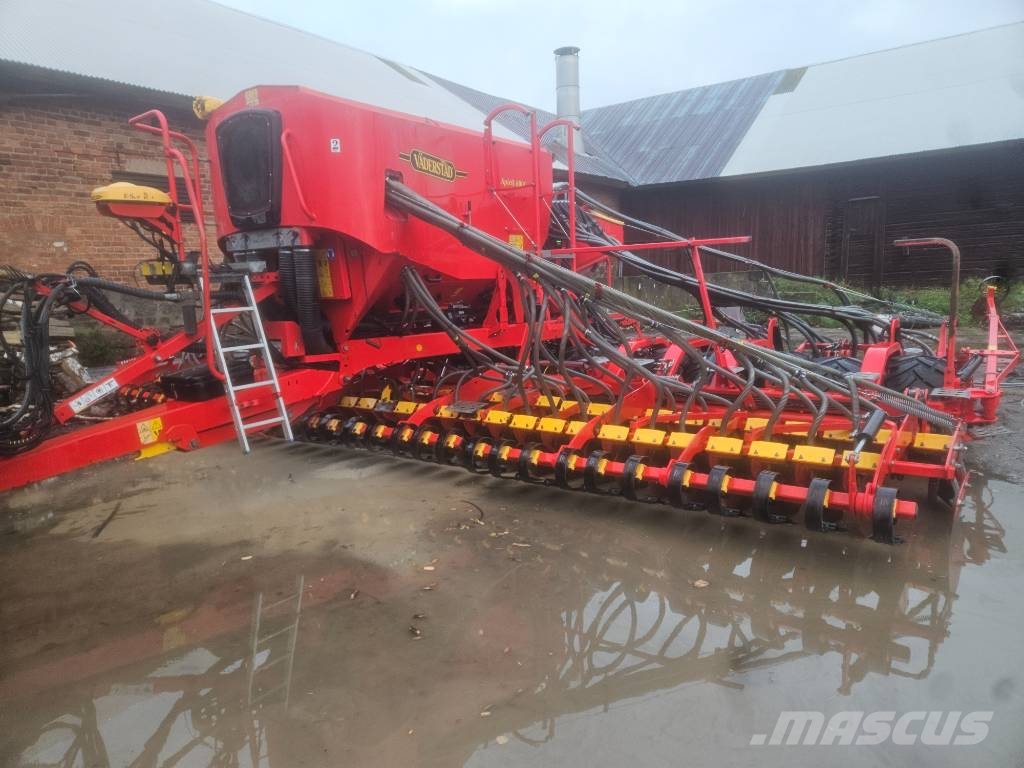 Väderstad Spirit 800C med Biodrill och Seedeye övervakning Sembradoras combinadas