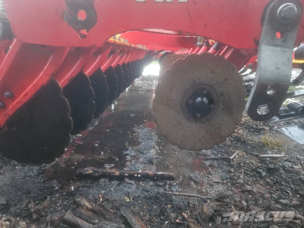 Väderstad Spirit 800C med Biodrill och Seedeye övervakning Sembradoras combinadas