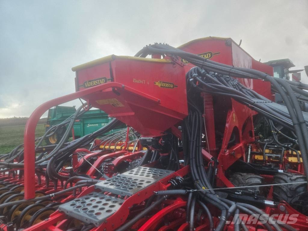 Väderstad Spirit 800C med Biodrill och Seedeye övervakning Sembradoras combinadas