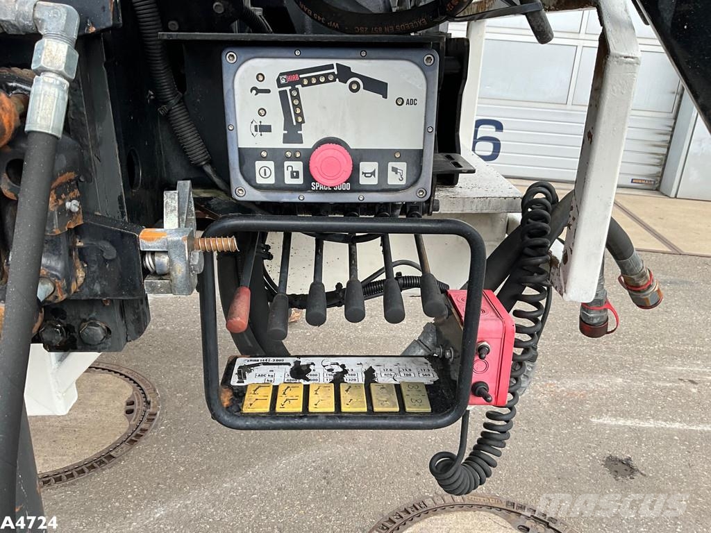  Laadplateau met Hiab 14 Tonmeter laadkraan 特种集装箱