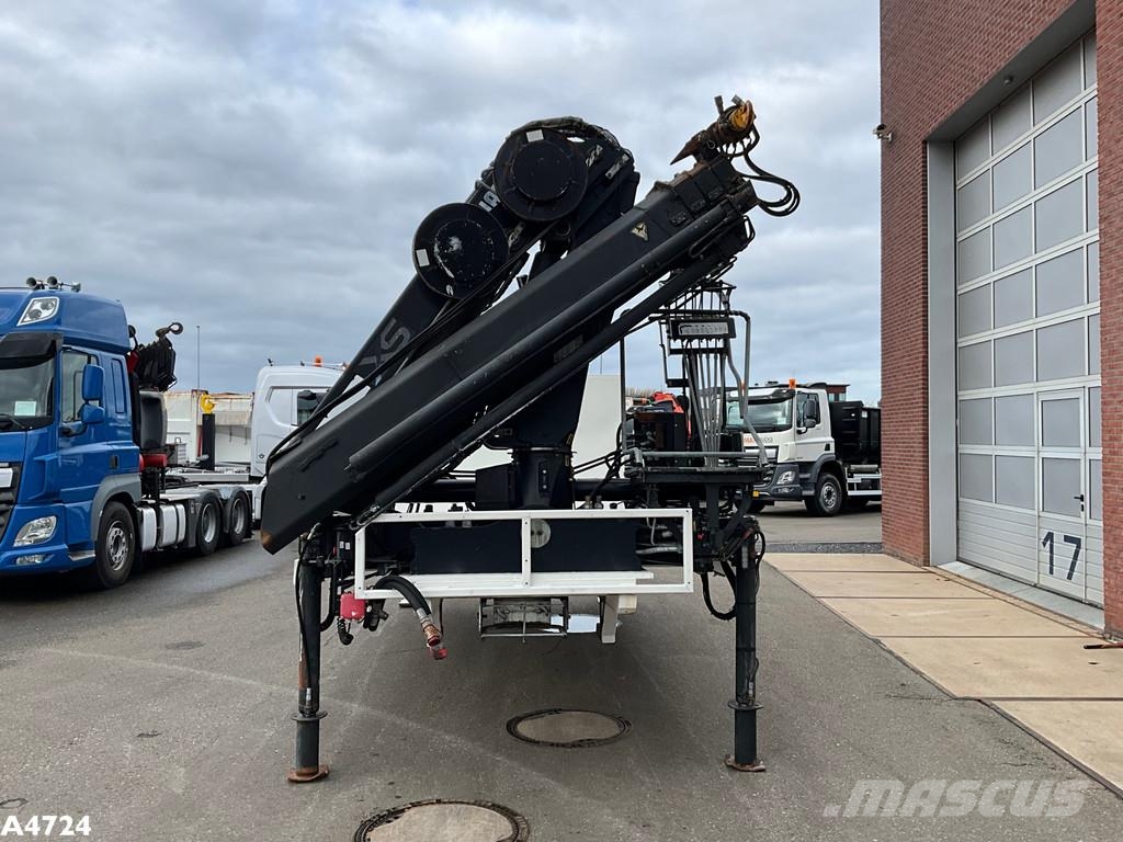  Laadplateau met Hiab 14 Tonmeter laadkraan 特种集装箱