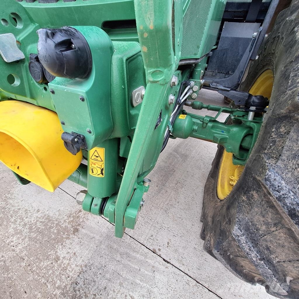 John Deere 6130R Traktorer
