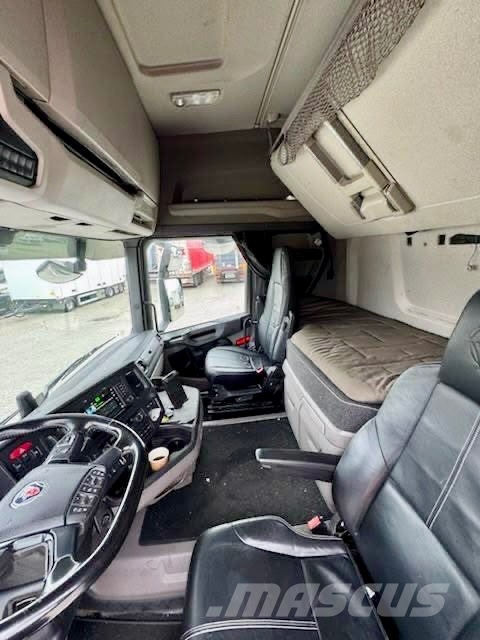 Scania R660 V8 6x4 hydrauliikalla Sattelzugmaschinen