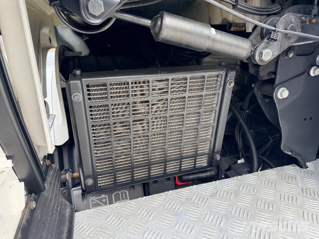 Scania R660 V8 6x4 hydrauliikalla وحدات الجر