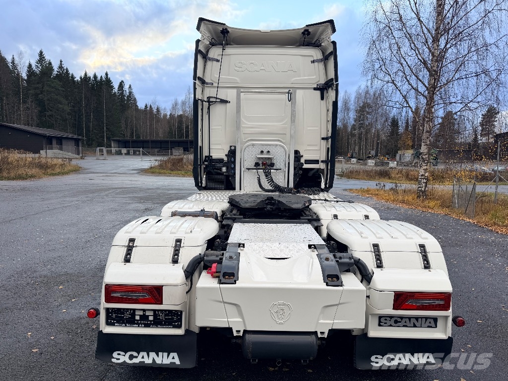 Scania R660 V8 6x4 hydrauliikalla وحدات الجر