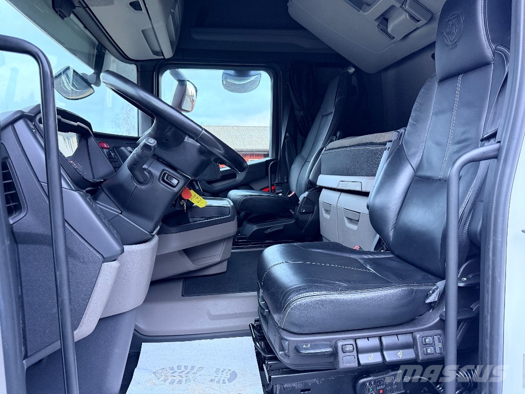 Scania R660 V8 6x4 hydrauliikalla وحدات الجر